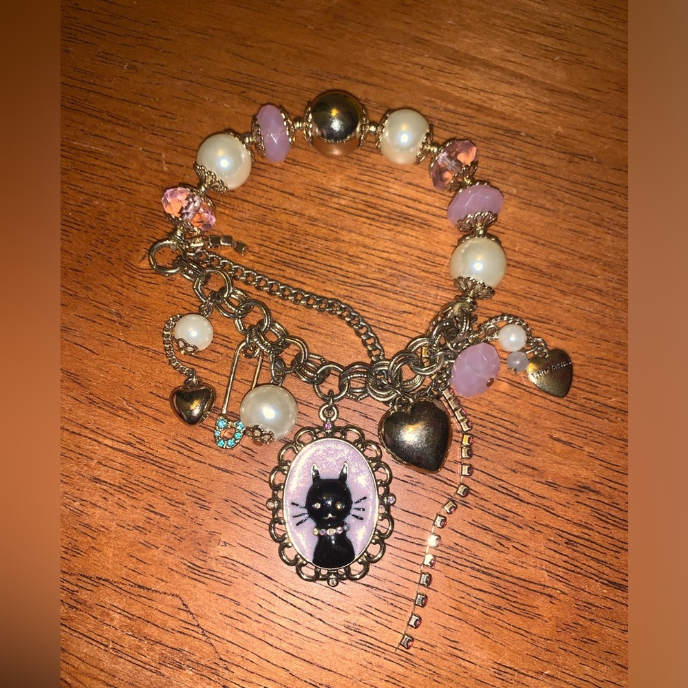Betsey Johnson Vicki Victorian Kitty Charm Bracelet